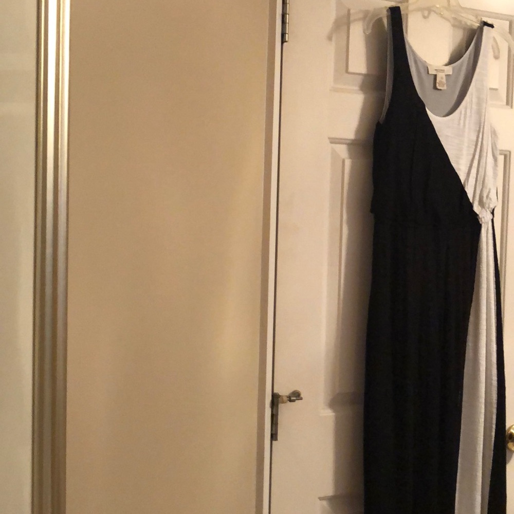 Maxi dress black and white